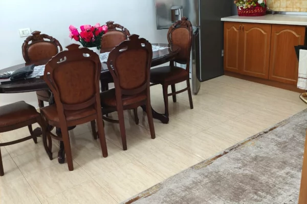 Shtepi me qera Apartament ne Tirane, 2+1, Mobilimi E mobiluar, Pagesa 75,000  Leke.