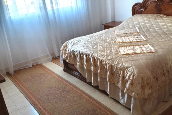 Shtepi me qera Apartament ne Tirane, 2+1, Mobilimi E mobiluar, Pagesa 75,000  Leke.