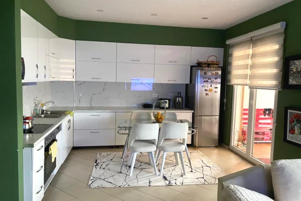 Appartamento in vendita a Tirana 2+1, Vuoto