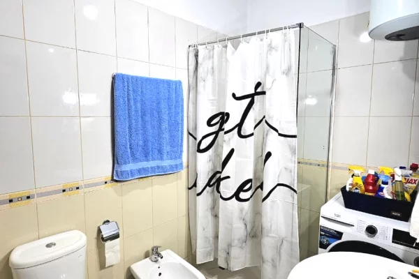 Shtepi me qera Apartament ne Tirane, 2+1, Mobilimi E mobiluar, Pagesa 450  Euro.