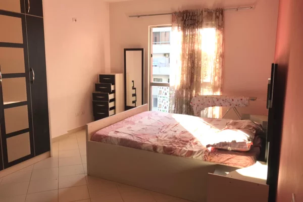 Shtepi me qera Apartament ne Tirane, 2+1, Mobilimi E mobiluar, Pagesa 42,000  Leke.