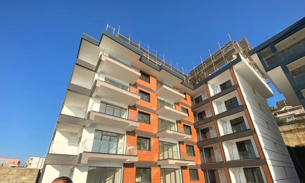 Appartamento in vendita a Valona 2+1, Vuoto