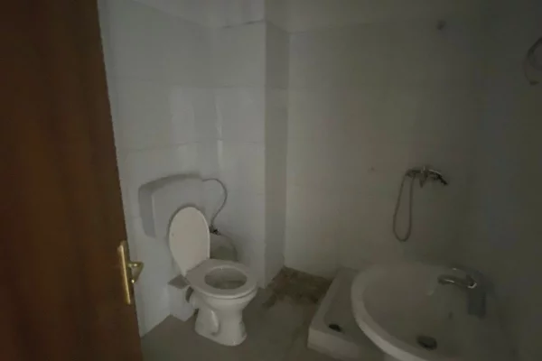 Appartamento in vendita a Tirana 2+1, Vuoto