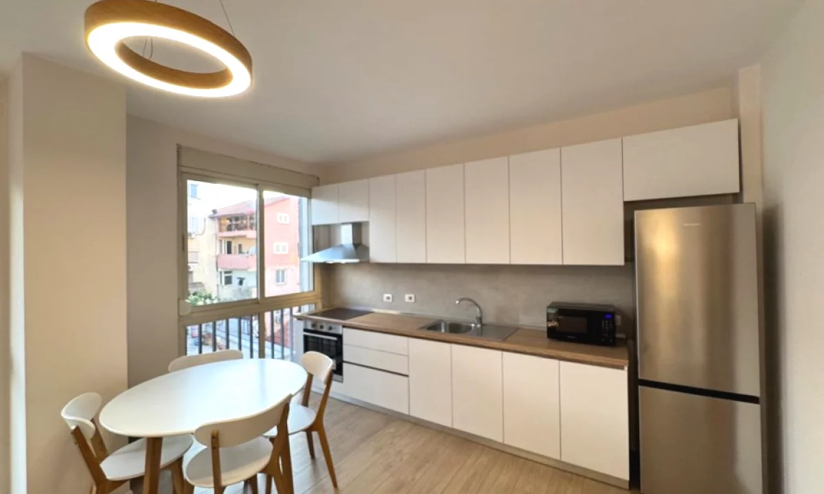 Shtepi me qera Apartament ne Tirane, 1+1, Mobilimi E mobiluar, Pagesa 75,000  Leke.