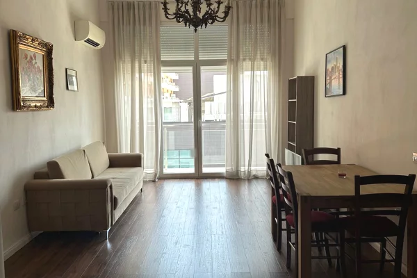 Shtepi me qera Apartament ne Tirane, 2+1, Mobilimi E mobiluar, Pagesa 750  Euro.