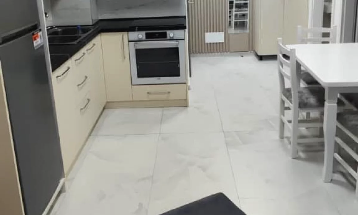 Shtepi me qera Apartament ne Tirane, 1+1, Mobilimi E mobiluar, Pagesa 40,000  Leke.