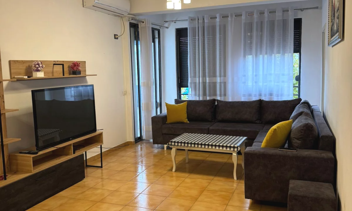 Shtepi me qera Apartament ne Tirane, 2+1, Mobilimi E mobiluar, Pagesa 50,000  Leke.
