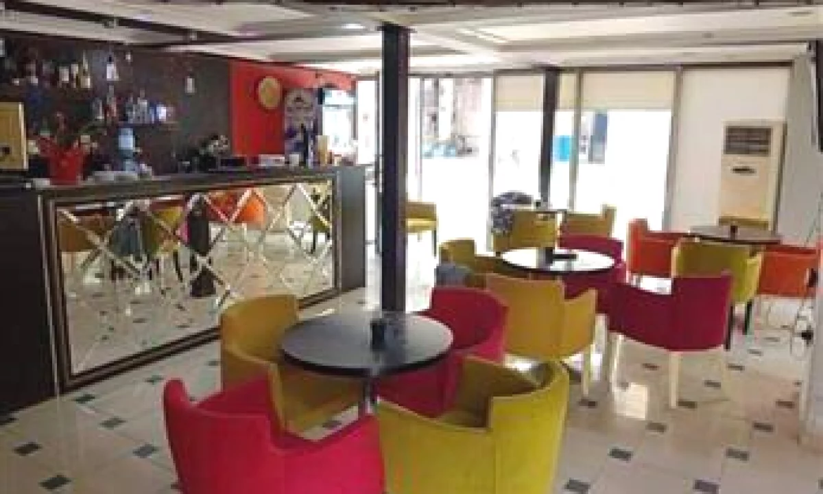 Shitet lokal tek kompleksi Dilo prane Pallateve Cabej 