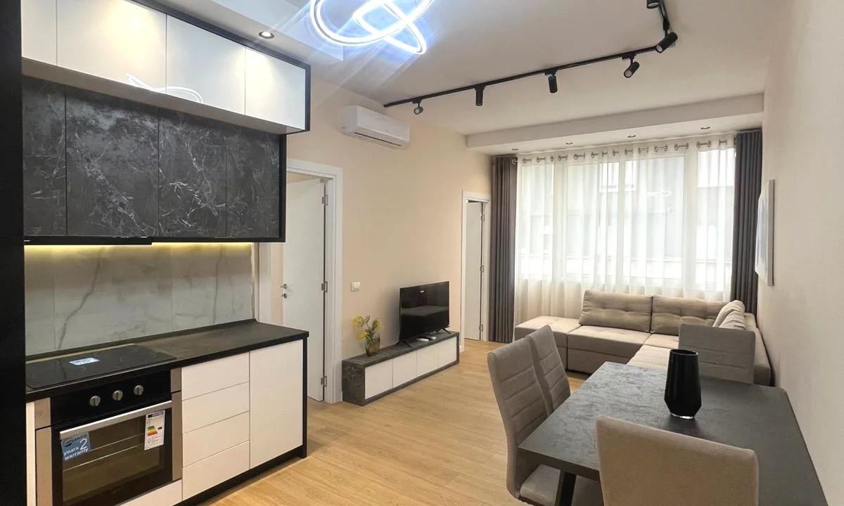 Appartamento in vendita a Tirana 2+1, Arredato