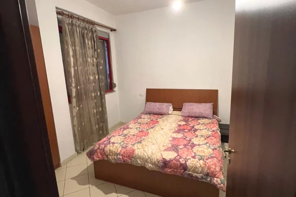 Shtepi me qera Apartament ne Tirane, 1+1, Mobilimi E mobiluar, Pagesa 35,000  Leke.
