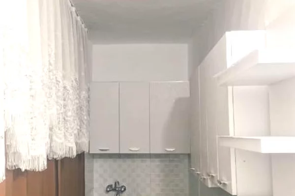 Shtepi me qera Apartament ne Tirane, 1+1, Mobilimi E mobiluar, Pagesa 45,000  Leke.