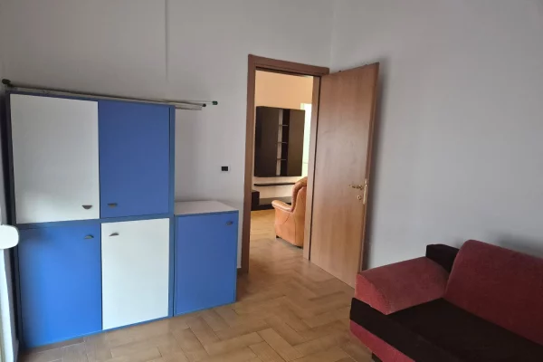 Shtepi me qera Apartament ne Tirane, 2+1, Mobilimi E mobiluar, Pagesa 70,000  Leke.