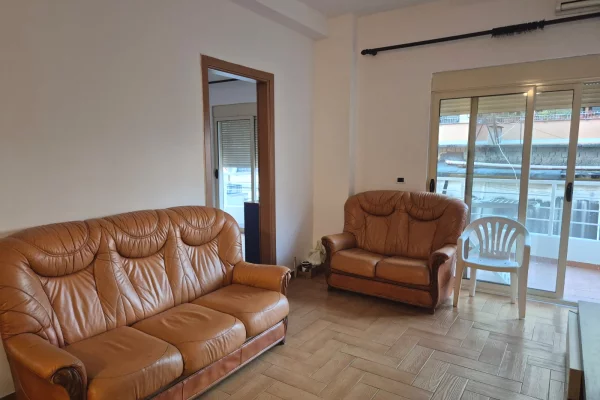 Shtepi me qera Apartament ne Tirane, 2+1, Mobilimi E mobiluar, Pagesa 70,000  Leke.