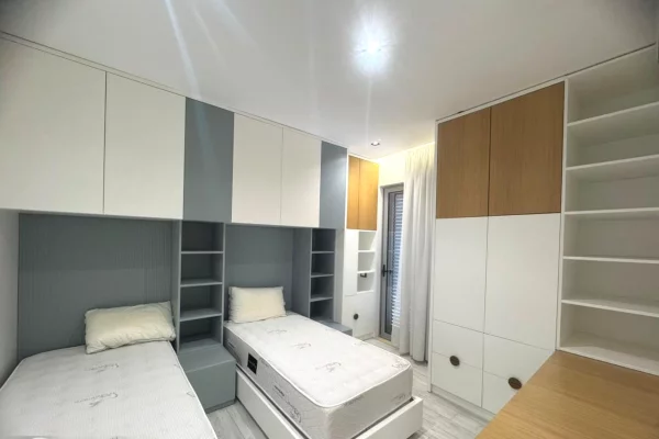 Shtepi me qera Apartament ne Tirane, 3+1, Mobilimi E mobiluar, Pagesa 1,500  Euro.