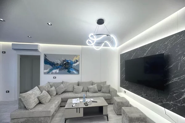 Jepet me Qera Apartament 3+1+3 Parkime Te Deliorgji 