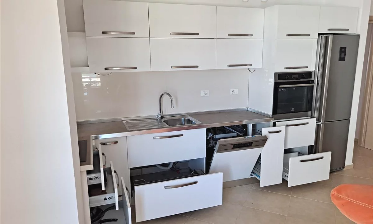 Appartamento in vendita a Tirana 2+1, Vuoto