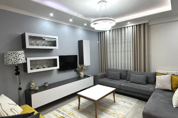 Jepet me qera Apartament 2+1+2 ne Qender