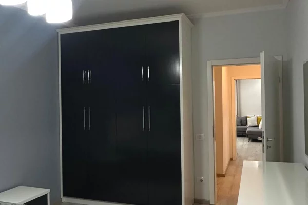 Shtepi me qera Apartament ne Tirane, 2+1, Mobilimi E mobiluar, Pagesa 110,000  Leke.