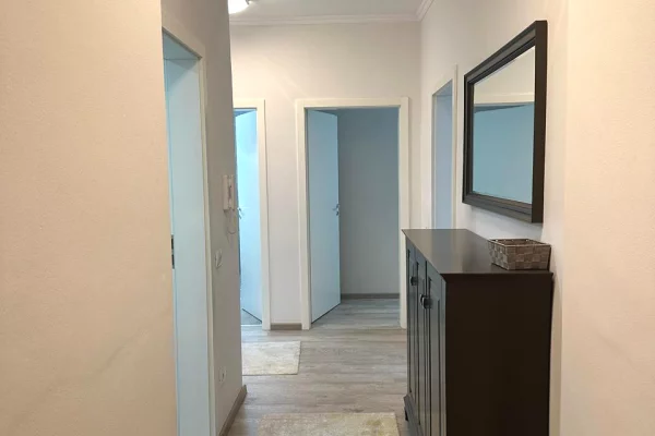 Shtepi me qera Apartament ne Tirane, 2+1, Mobilimi E mobiluar, Pagesa 110,000  Leke.