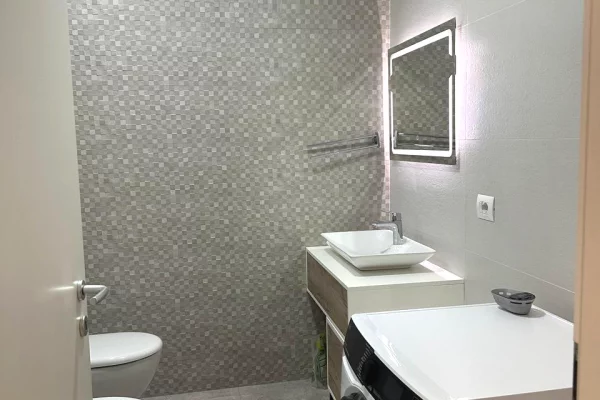 Shtepi me qera Apartament ne Tirane, 2+1, Mobilimi E mobiluar, Pagesa 110,000  Leke.