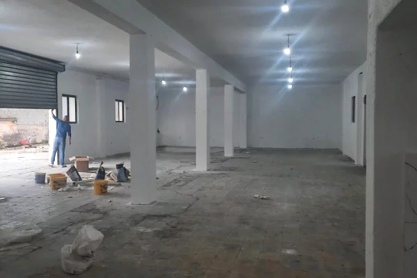 Ambient biznesi me qera 4+1 ne Tirane - 1,500,000 Leke