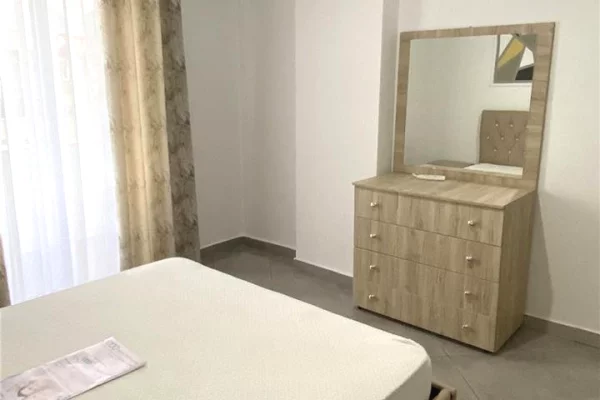 Shtepi me qera Apartament ne Tirane, 1+1, Mobilimi E mobiluar, Pagesa 40,000  Leke.