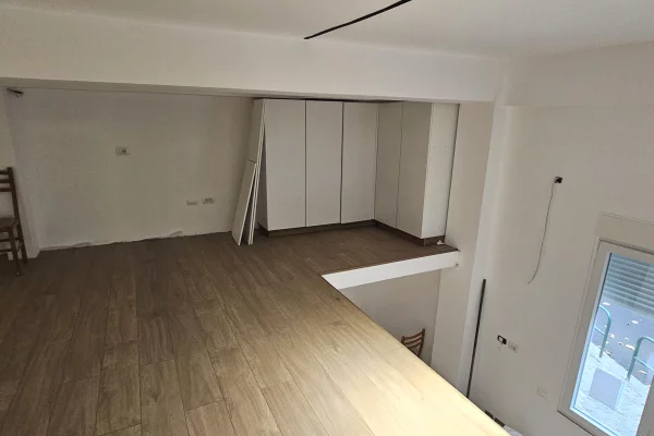 Shtepi me qera Apartament ne Tirane, 1+1, Mobilimi Pjeserisht e mobiluar, Pagesa 500  Euro.