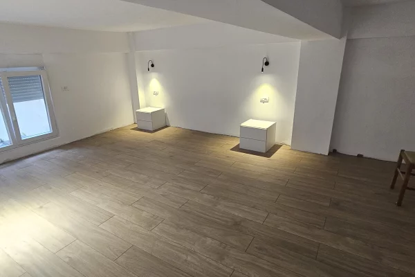 Shtepi me qera Apartament ne Tirane, 1+1, Mobilimi Pjeserisht e mobiluar, Pagesa 500  Euro.