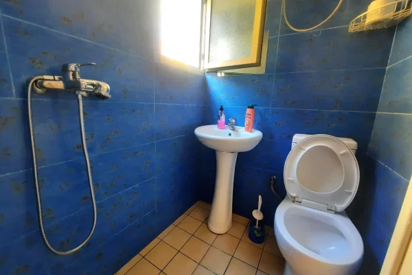 Shtepi me qera Apartament ne Tirane, Garsoniere, Mobilimi E mobiluar, Pagesa 40,000  Leke.