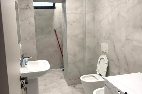 Shtepi me qera Apartament ne Tirane, 2+1, Mobilimi E mobiluar, Pagesa 850  Euro.