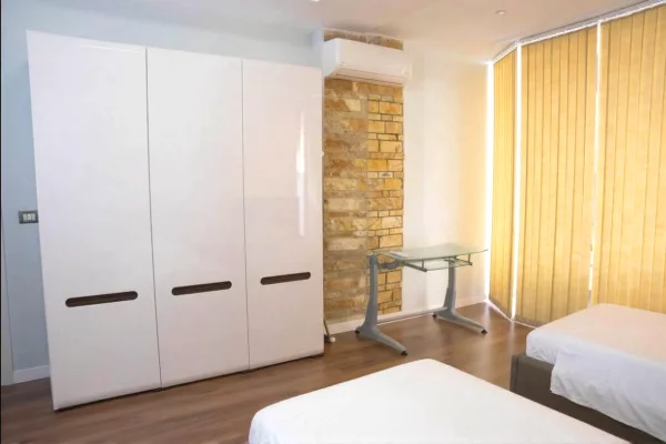 Shtepi me qera Apartament ne Tirane, 2+1, Mobilimi E mobiluar, Pagesa 900  Euro.