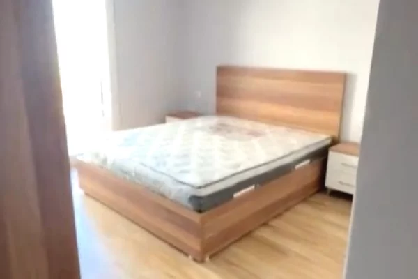 Shtepi ne shitje Apartament ne Tirane, 2+1, Mobilimi E mobiluar, Pagesa 125,000  Euro.