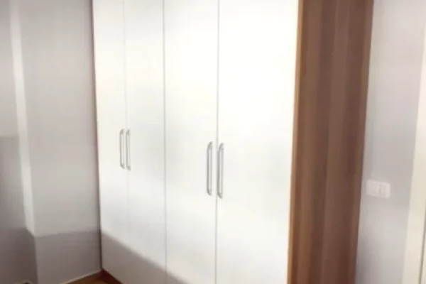 Shtepi ne shitje Apartament ne Tirane, 2+1, Mobilimi E mobiluar, Pagesa 125,000  Euro.