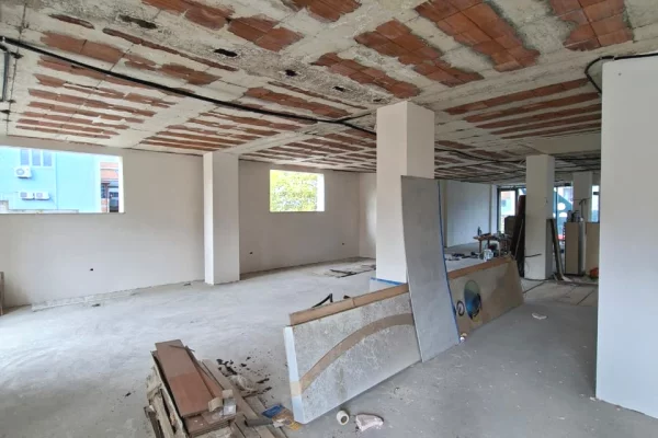 Ambient biznesi me qera 1+1 ne Tirane - 5,400 Euro