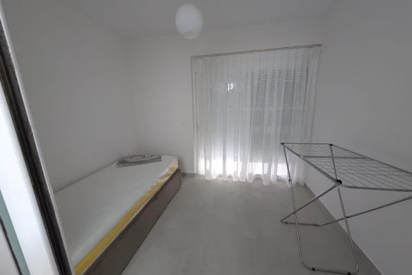 Shtepi me qera Apartament ne Tirane, 2+1, Mobilimi E mobiluar, Pagesa 600  Euro.