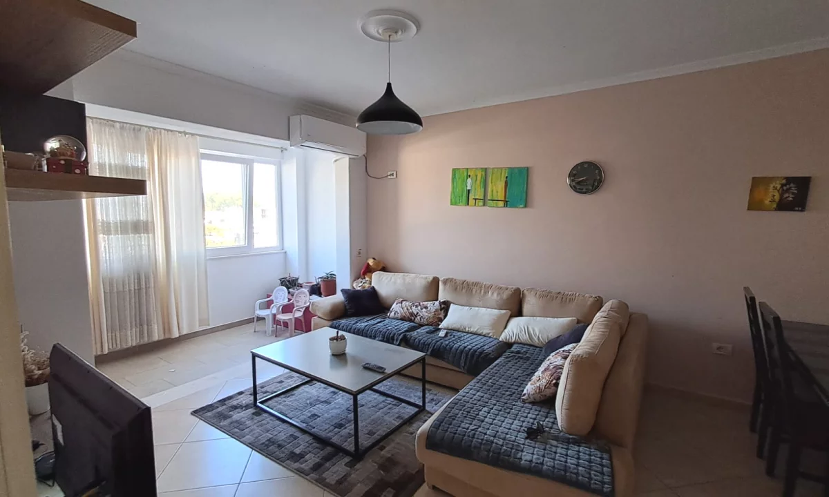 Shtepi me qera Apartament ne Tirane, 2+1, Mobilimi E mobiluar, Pagesa 55,000  Leke.