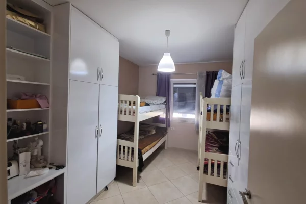 Shtepi me qera Apartament ne Tirane, 2+1, Mobilimi E mobiluar, Pagesa 55,000  Leke.