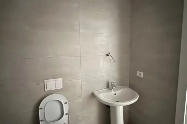 Appartamento in vendita a Tirana 2+1, Vuoto