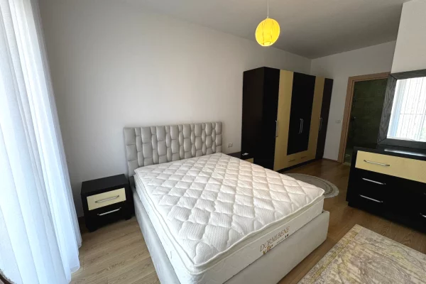 Shtepi me qera Apartament ne Tirane, 2+1, Mobilimi E mobiluar, Pagesa 75,000  Leke.