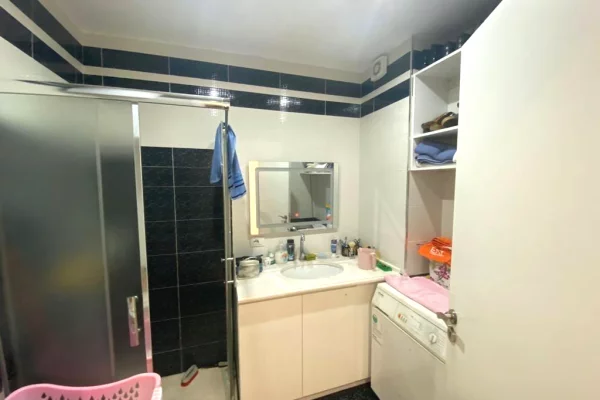 Shtepi me qera Apartament ne Tirane, 1+1, Mobilimi E mobiluar, Pagesa 60,000  Leke.