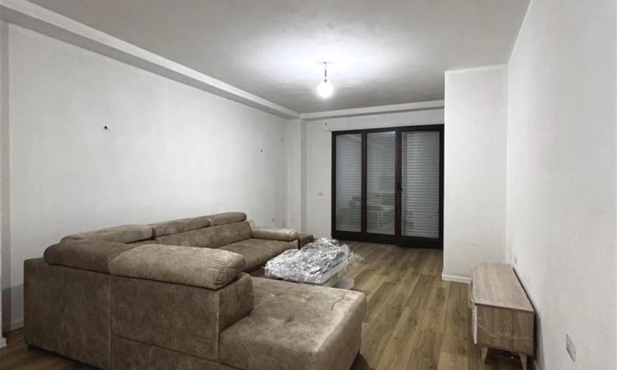Shtepi me qera Apartament ne Tirane, 1+1, Mobilimi E mobiluar, Pagesa 50,000  Leke.