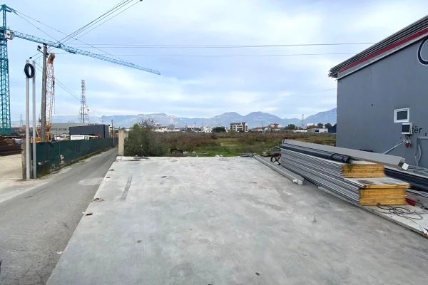 Truall ose Toke ne Tirane - 500 Euro