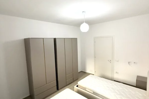 Shtepi me qera Apartament ne Tirane, 2+1, Mobilimi E mobiluar, Pagesa 700  Euro.