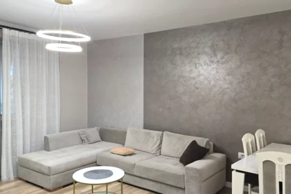 Shtepi me qera Apartament ne Tirane, 2+1, Mobilimi E mobiluar, Pagesa 50,000  Leke.