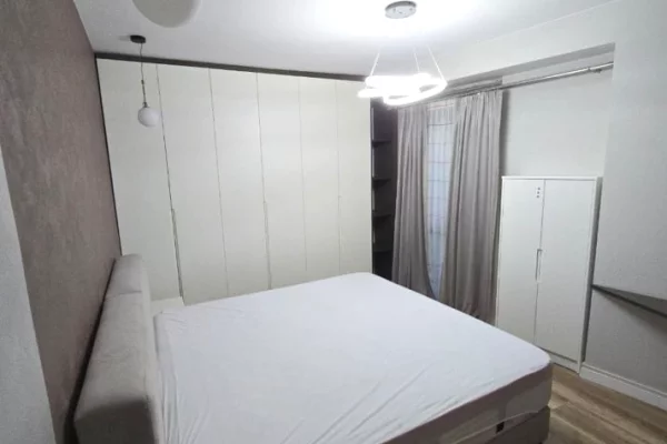 Shtepi me qera Apartament ne Tirane, 2+1, Mobilimi E mobiluar, Pagesa 50,000  Leke.