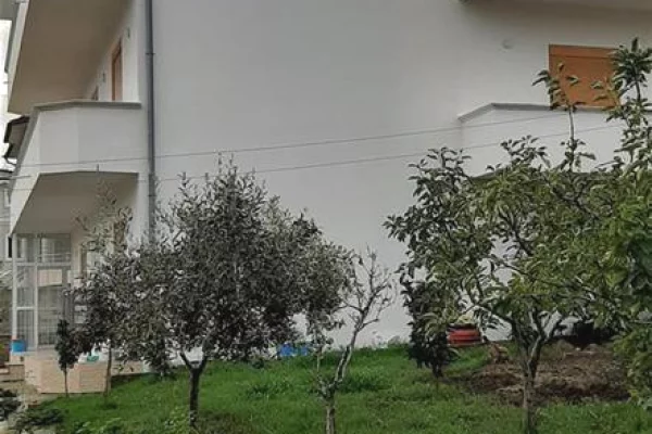 Private house for rent in Tirana 4+1, In Part
