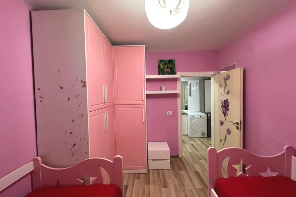 Appartamento in affitto a Tirana 2+1, Arredato