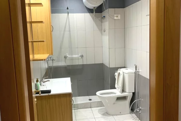 Appartamento in vendita a Tirana 2+1, Arredato