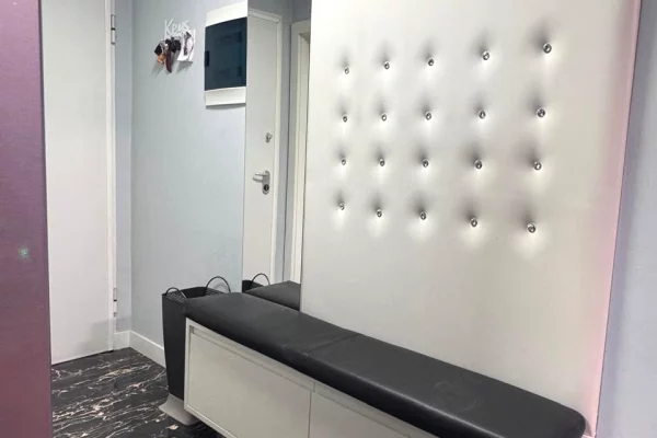 Shtepi me qera Apartament ne Tirane, 2+1, Mobilimi Bosh, pa mobiluar, Pagesa 900  Euro.