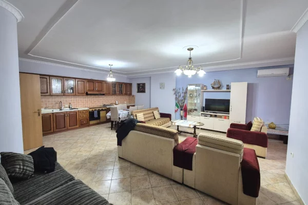 Casa in affitto 2+1 a Tirana - 65,000 Leke